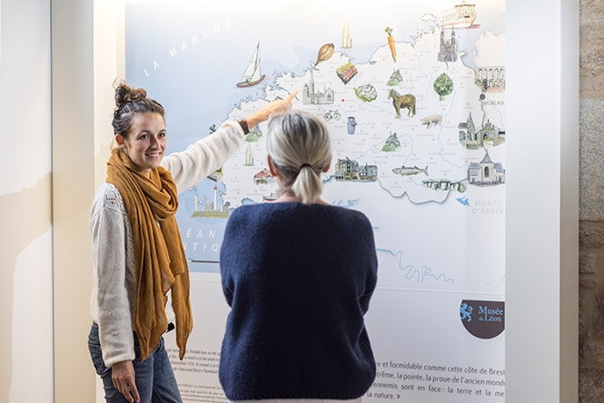 Jessica Marrec travaille à l&#039;office de tourisme de Lesneven dans le Finistère.