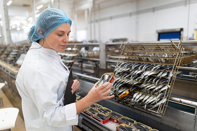 Flavie Talva est cheffe de projet recherche et développement dans l&#039;entreprise Chancerelle à Douarnenez.