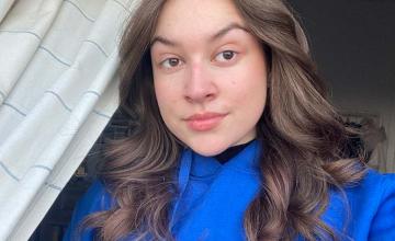 Louise est étudiante en licence de physique.