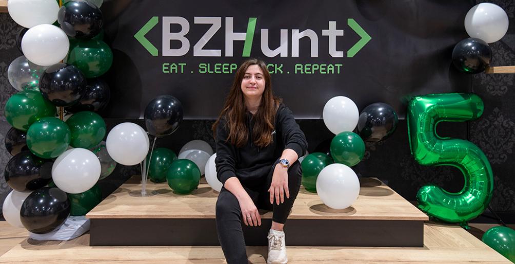 Portrait de Inès Dos Anjos, hacker éthique