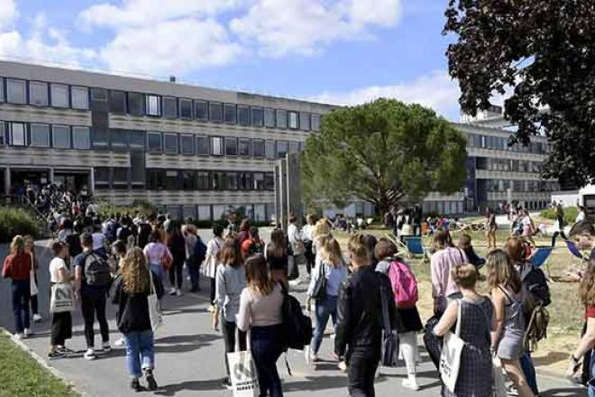 Le public visite l&#039;université Rennes 2