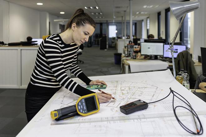 Sarah Barnabé, ingénieure en efficacité énergétique chez ATIS à Brest (29) Sarah Barnabé, ingénieure en efficacité énergétique chez ATIS à Brest (29)