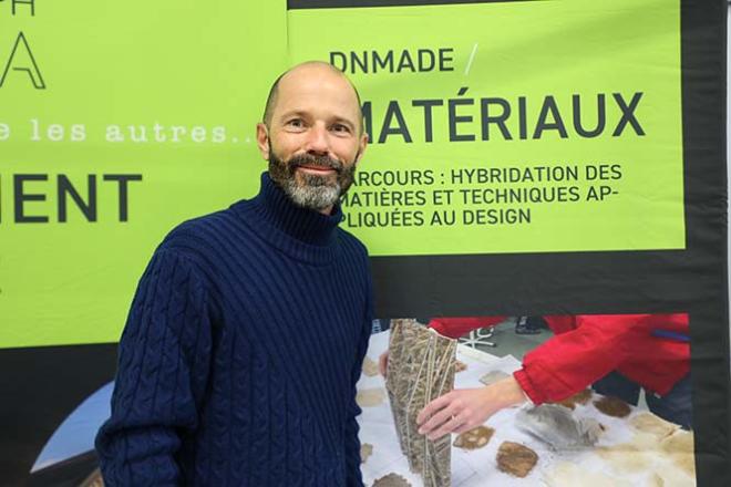 Karl Robial, professeur au lycée Joseph Savina à Tréguier. Karl Robial, professeur au lycée Joseph Savina à Tréguier.