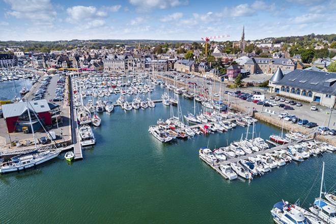Vue aérienne du port de Paimpol (22) Vue aérienne du port de Paimpol (22)