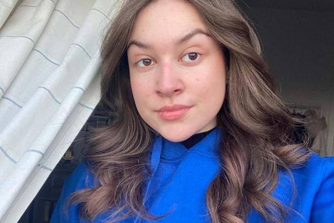 Louise est étudiante en licence de physique.