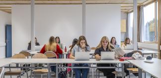 Des élèves du lycée Mona Ozouf à Ploërmel Des élèves du lycée Mona Ozouf à Ploërmel